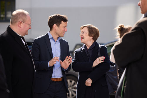 Caritas - Er?ffnung Kirchenschiff / Johannes Hloch